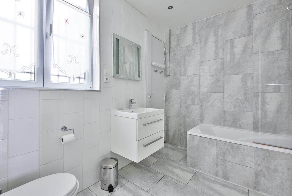Two-Bedroom Apartment Champs-Elysees Paris Eksteriør billede