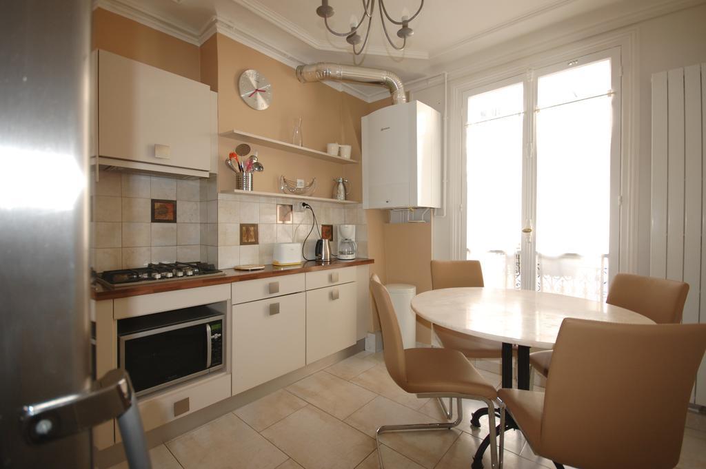 Two-Bedroom Apartment Champs-Elysees Paris Eksteriør billede